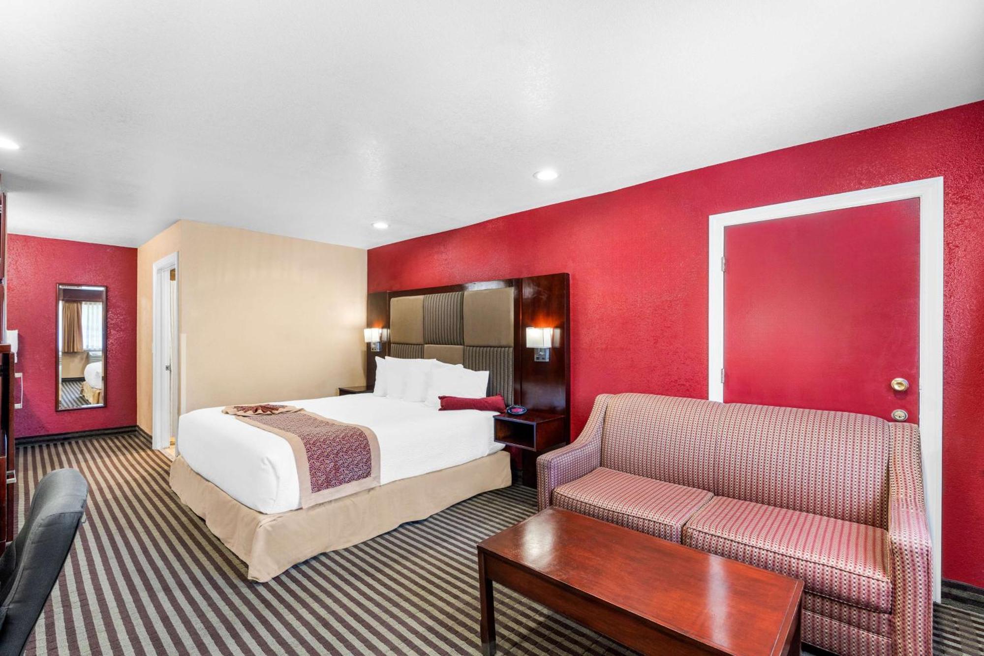 Western Yosemite Way Station Hotel 3*